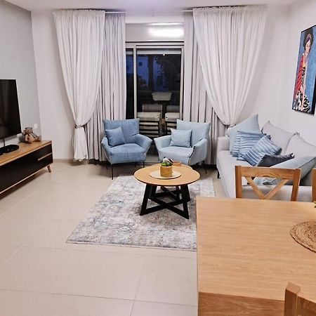 מרחק נגיעה בתקווה Apartman Petach Tikva Kültér fotó