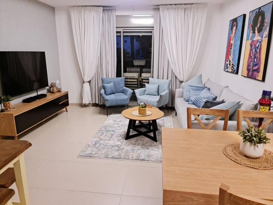 מרחק נגיעה בתקווה Apartman Petach Tikva Kültér fotó